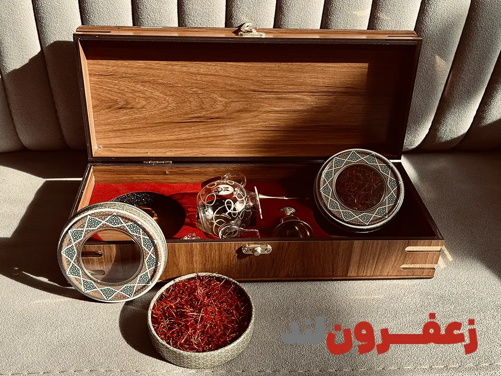 خرید زعفران به صورت پک هدیه